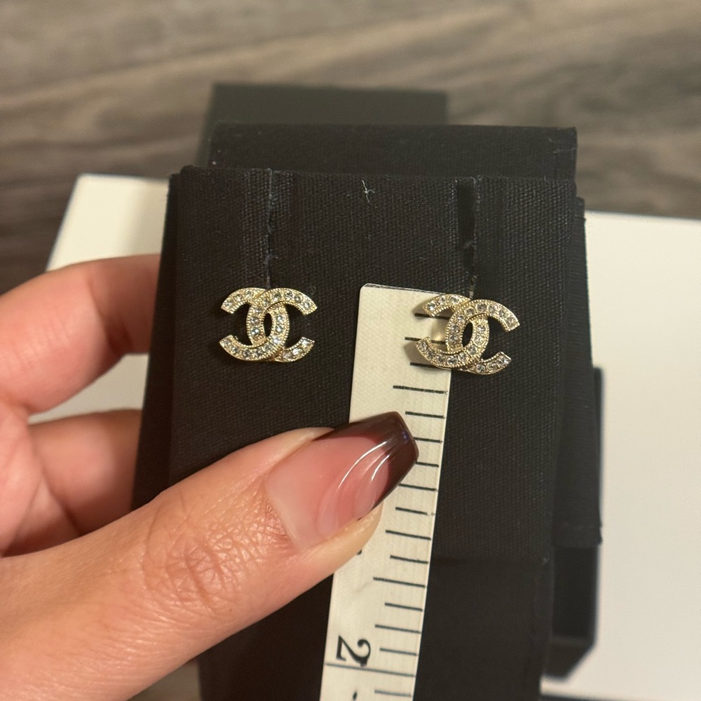 CHANEL Mini Gold Crystal CC Stud Earrings - Picture 4 of 9